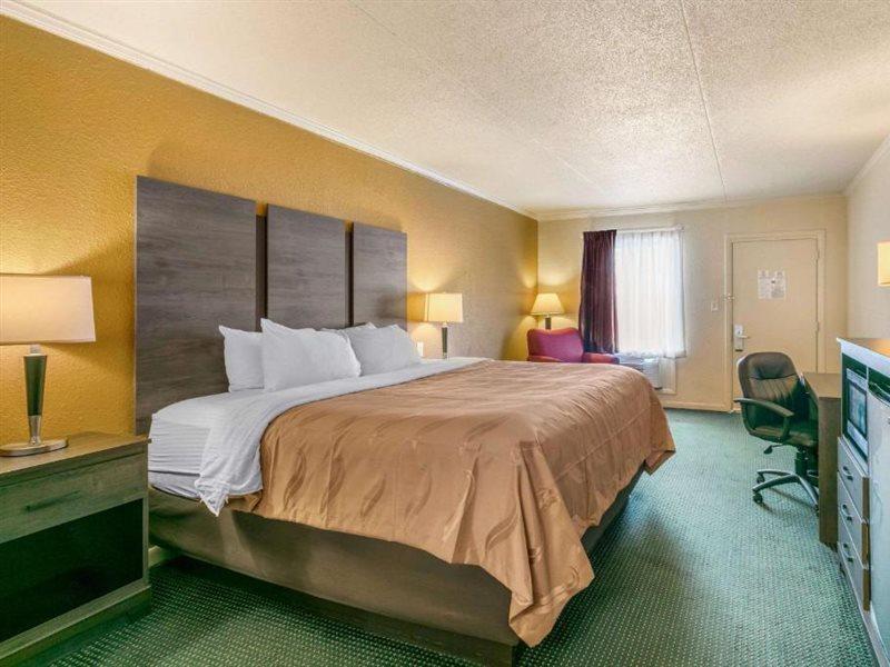 Quality Inn 3*