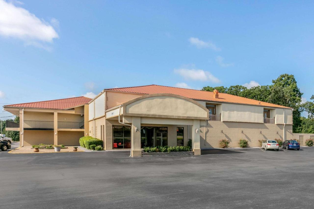 Quality Inn 3*